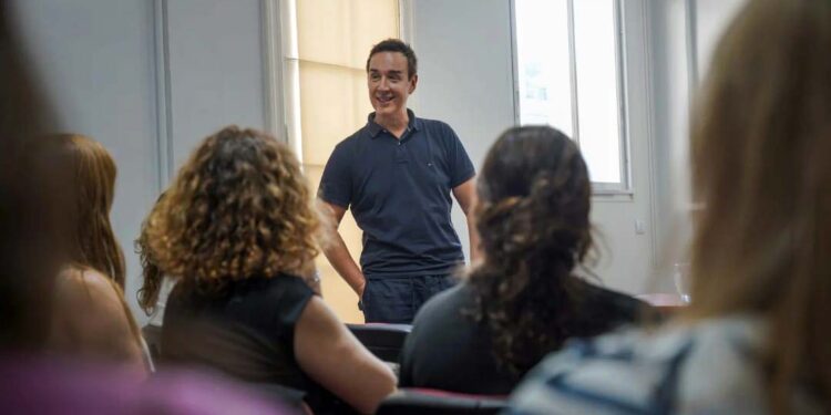 Cierre y entrega de diplomas en la Diplomatura de Bioética y Humanización en Salud