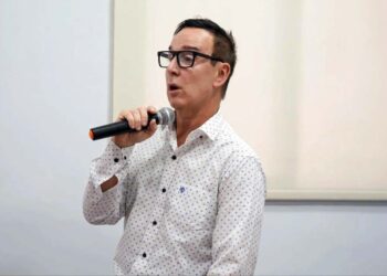 Entrega de diplomas en Gestión de Servicios de Salud